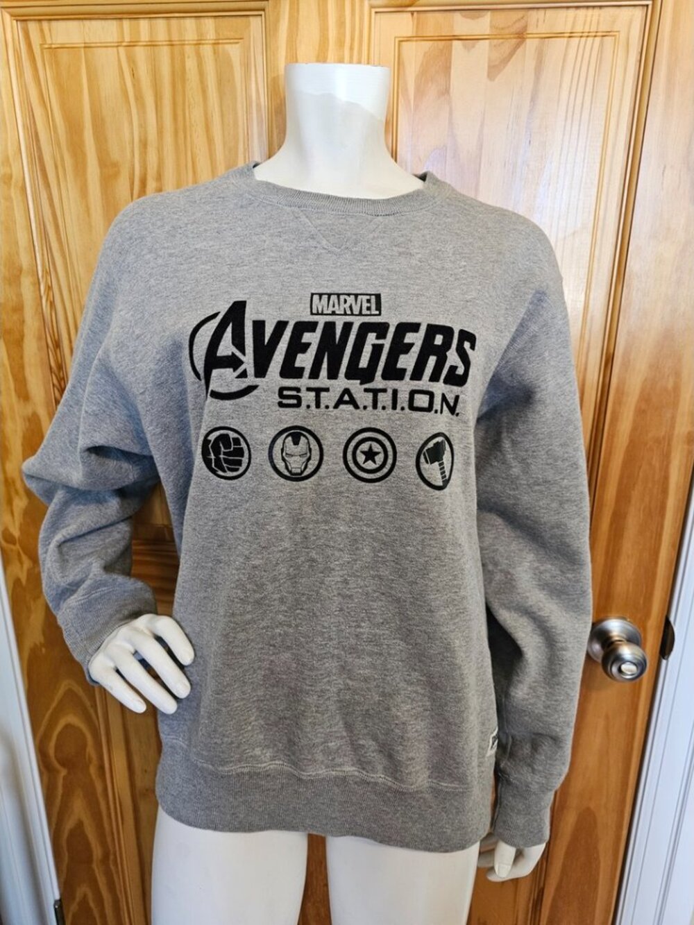 💙 12. Roots x Marvel Avengers Sweater